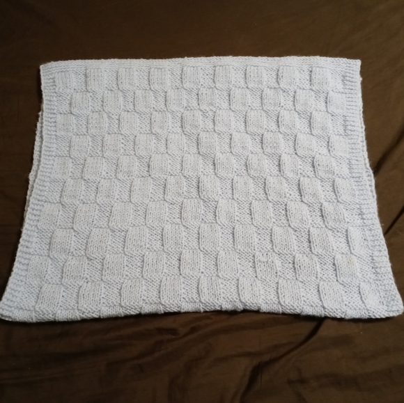 πTWO HANDMADE CROCHET THROW πΆ - Picture 5 of 16